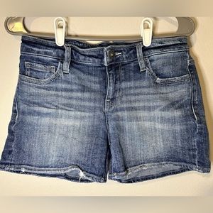 Buckle Daytrip Refined Virgo Size 26 Jean Shorts -- Women -- Very Lightly Worn